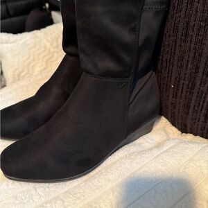 Elegant Black Women's Boots